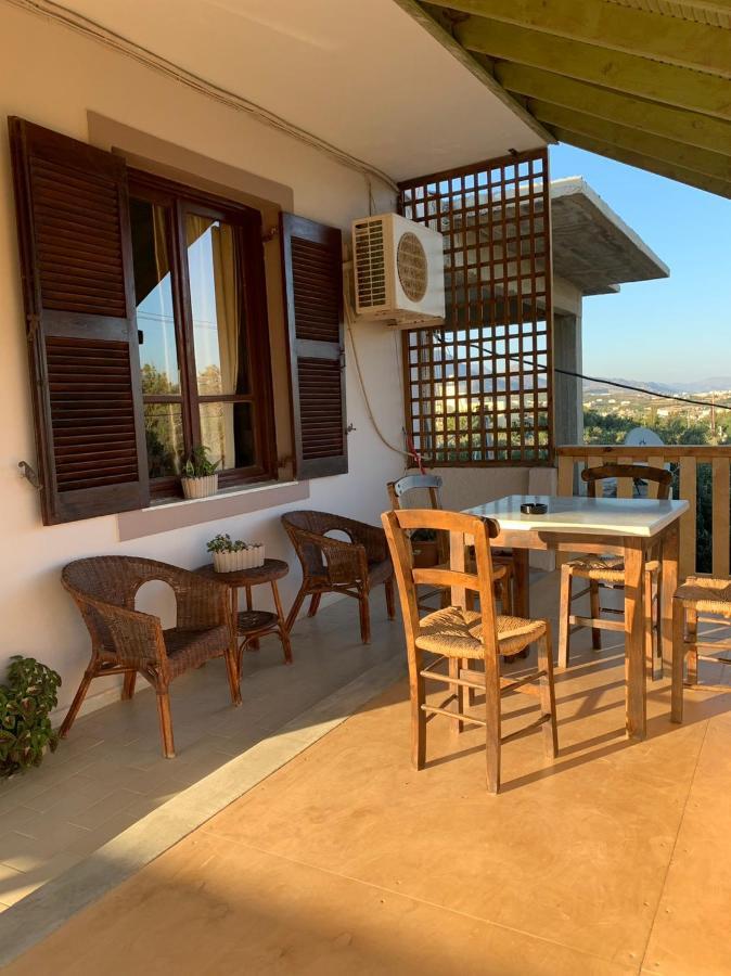 εmmi Apartment *