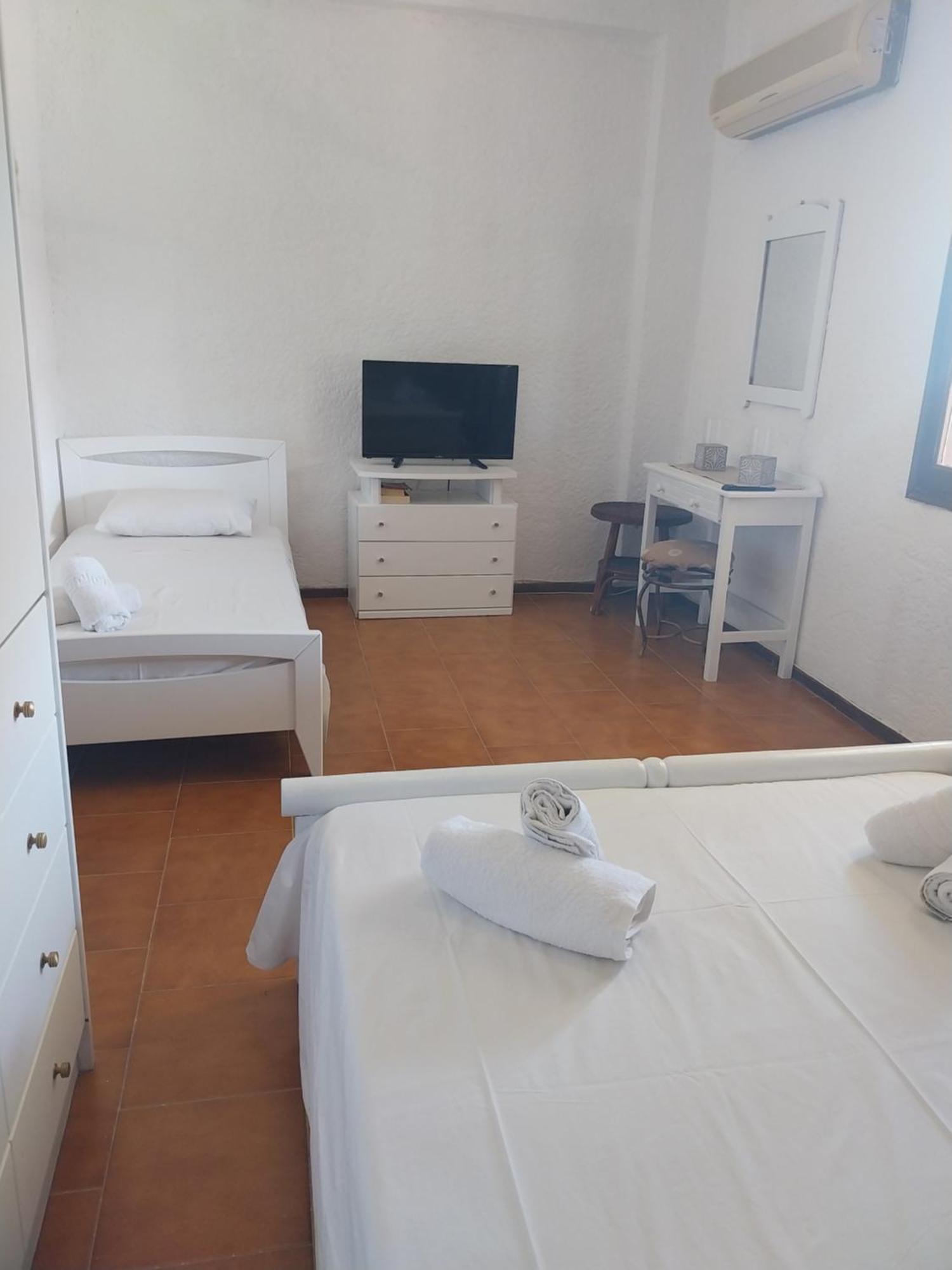 εmmi Apartment *