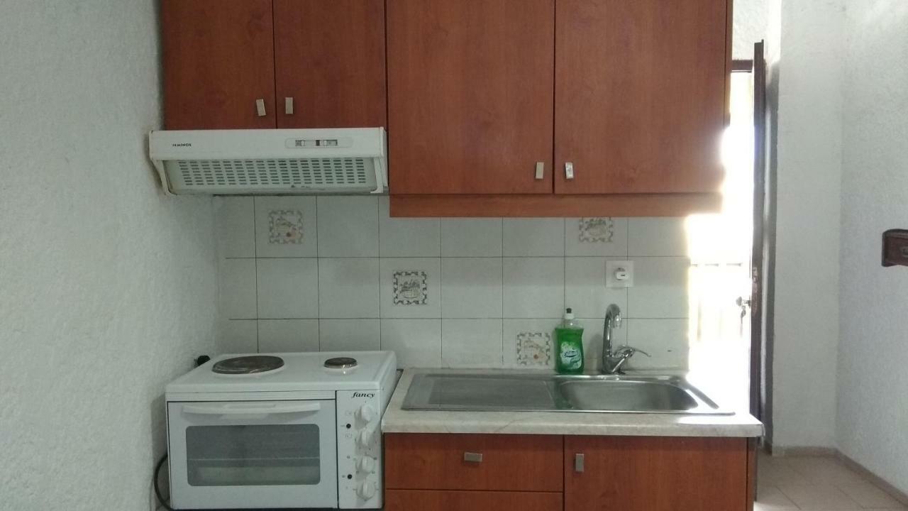εmmi Apartment *